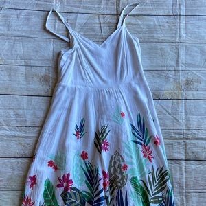 Size medium Juniors floral sun dress.